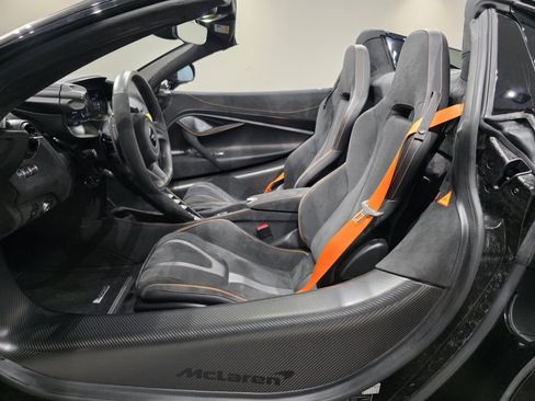 New 2025 McLaren 750S Spider RWD image 6