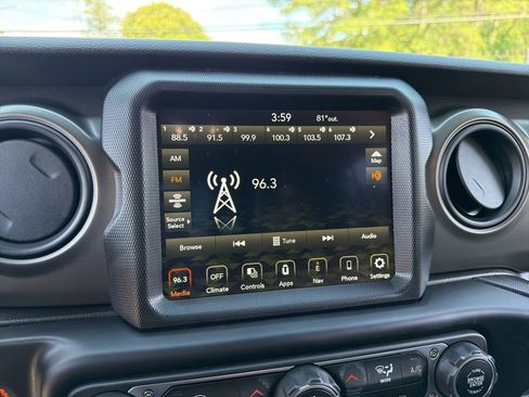 Used 2023 Jeep Wrangler Unlimited w/ 8.4" Radio Group AWD/4WD image 10