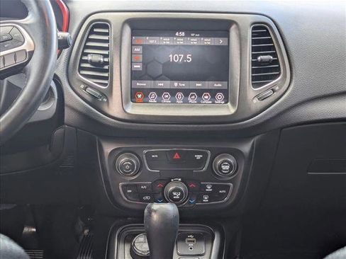 Used 2018 Jeep Compass Trailhawk AWD/4WD image 15
