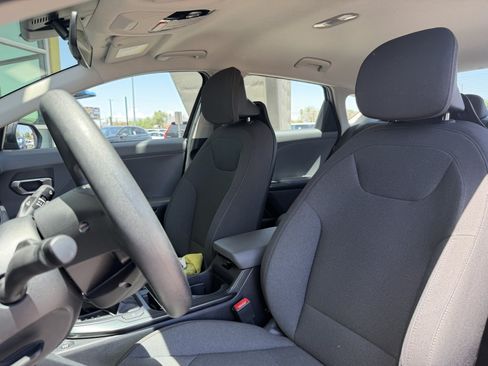 Used 2025 Kia K4 FWD image 31