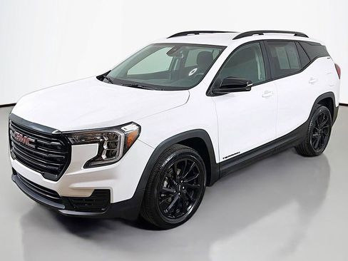 Used 2023 GMC Terrain SLE w/ Driver Convenience Package image 6