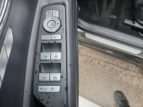 Used 2025 Genesis GV80 2.5T Standard AWD/4WD image 12
