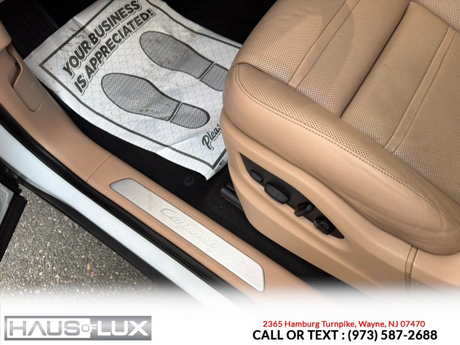 Used 2023 Porsche Cayenne w/ Assistance Package AWD/4WD image 8