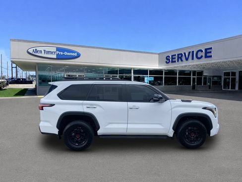 Used 2025 Toyota Sequoia TRD Pro AWD/4WD image 9