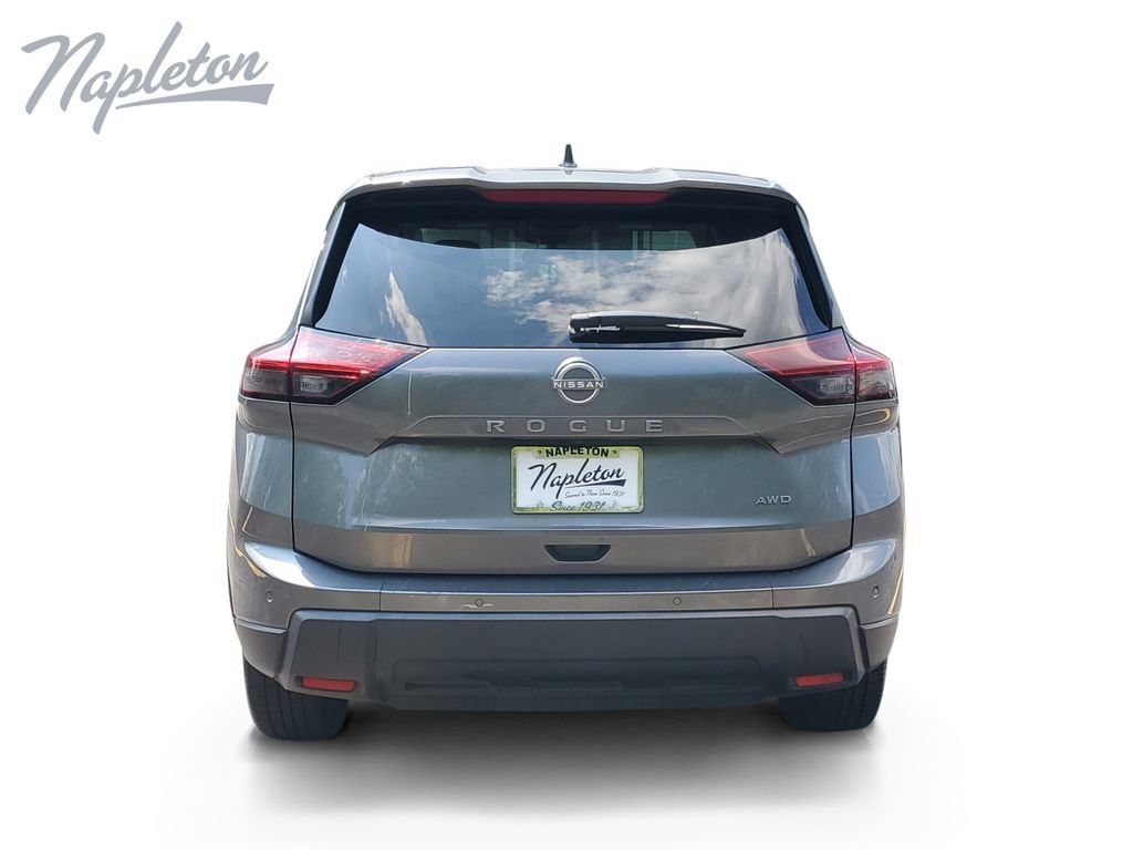Used 2025 Nissan Rogue SV AWD/4WD image 4