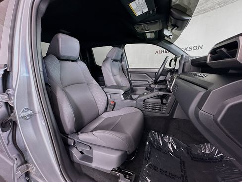 Used 2025 Toyota Tacoma SR image 28