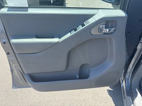 Used 2019 Nissan Frontier SV AWD/4WD image 11
