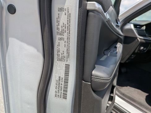 New 2025 Jeep Grand Cherokee L Limited w/ Luxury Tech Group II image 33