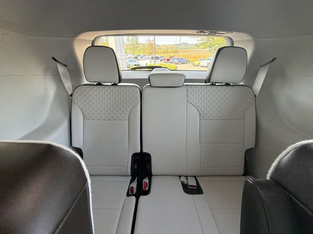 Certified 2024 GMC Acadia Denali w/ LPO, Floor Liner Package AWD/4WD image 36