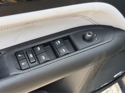 New 2026 Jeep Compass Limited w/ Sun, Sound & Navigation Group AWD/4WD image 9
