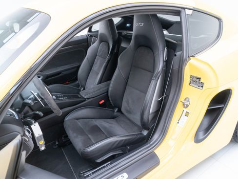 Certified 2016 Porsche Cayman GTS image 5