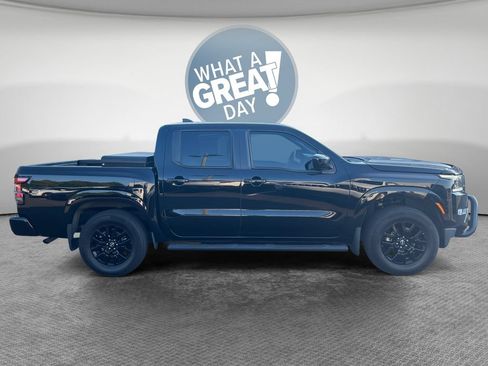 Used 2023 Nissan Frontier SV w/ Midnight Edition Package RWD image 2