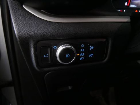 Used 2020 Ford Explorer XLT w/ Equipment Group 202A AWD/4WD image 18