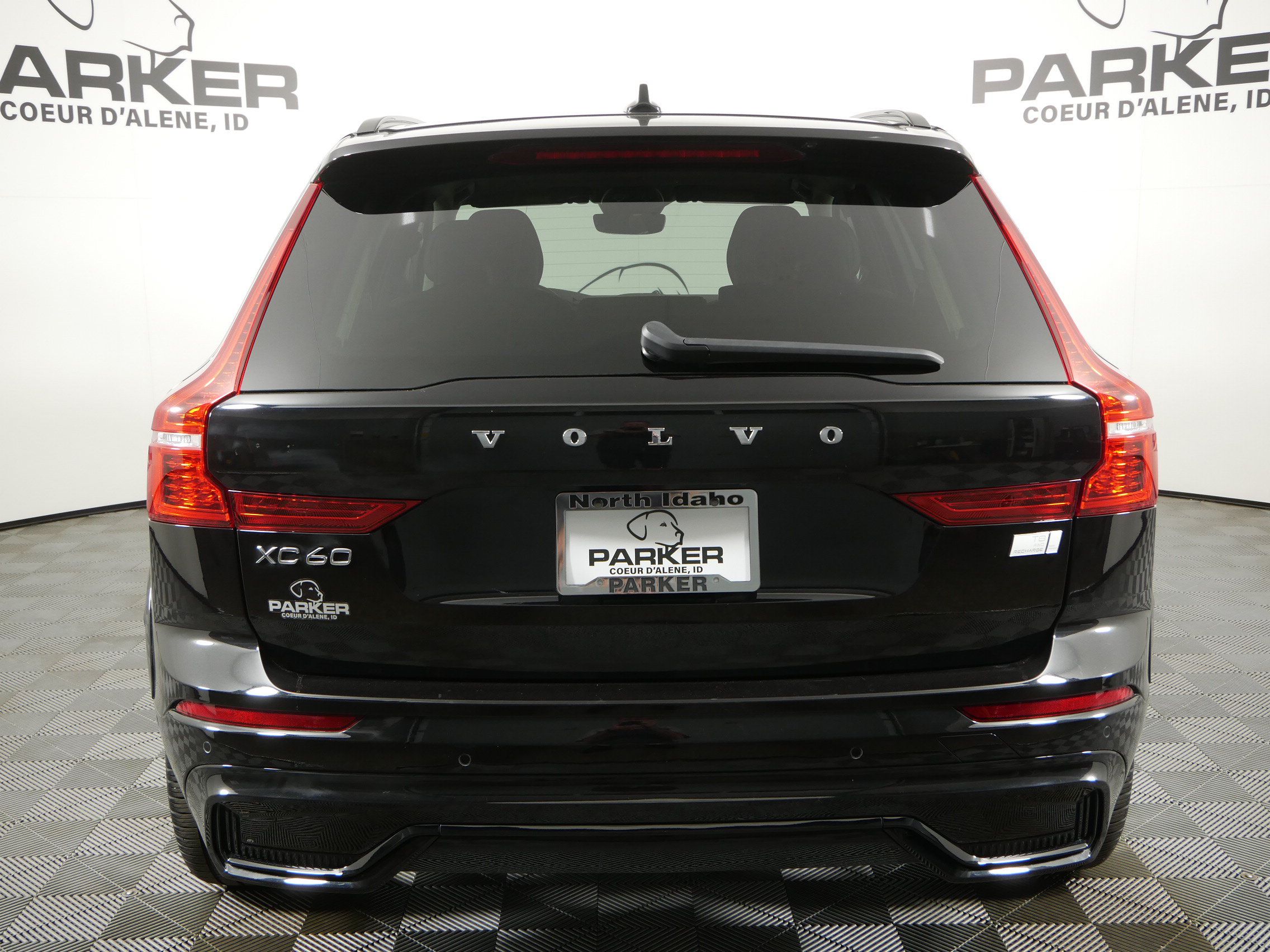 Used 2024 Volvo XC60 T8 Ultimate AWD/4WD image 6