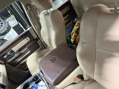 Used 2017 RAM 1500 Laramie image 7