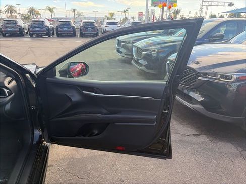 Used 2023 Toyota Camry SE image 19