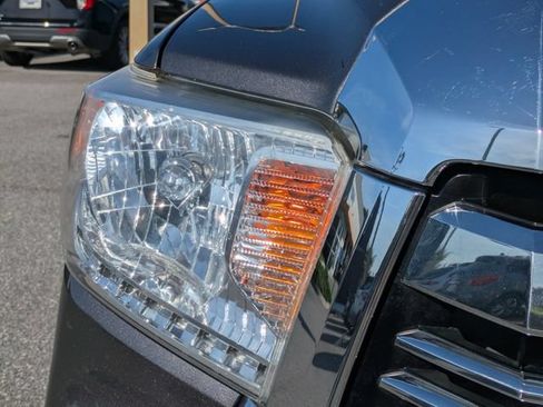 Used 2016 Toyota Tundra SR5 w/ SR5 Upgrade Package RWD image 10