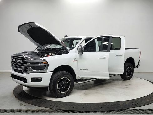 Used 2025 RAM 2500 Laramie AWD/4WD image 11