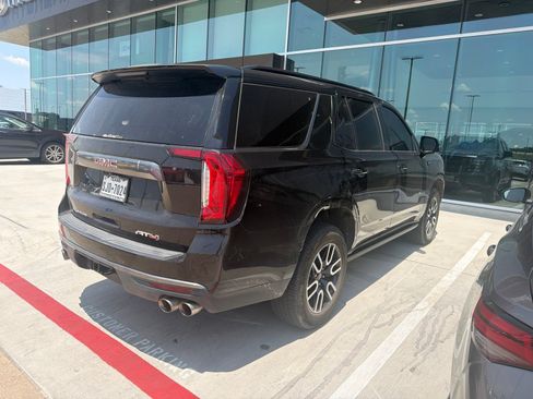 Used 2023 GMC Yukon AT4 w/ AT4 Premium Package AWD/4WD image 4