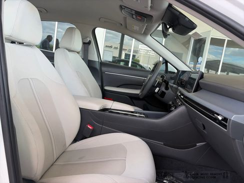 Used 2025 Hyundai Sonata SEL FWD image 17