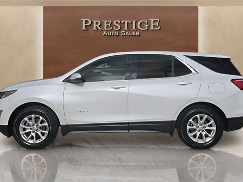 Used 2018 Chevrolet Equinox LT image 2