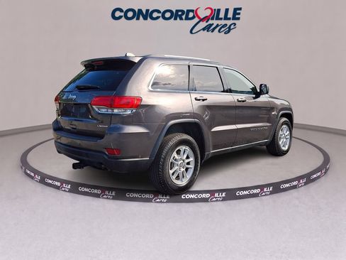 Used 2019 Jeep Grand Cherokee Laredo AWD/4WD image 6