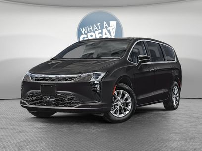 New 2027 Chrysler Pacifica Select w/ Family Tech Group