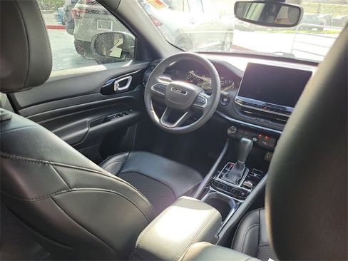 Used 2023 Jeep Compass Altitude image 11