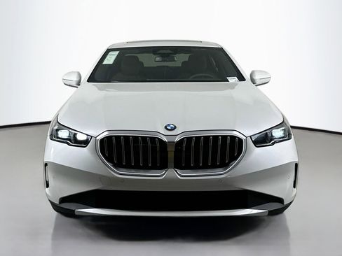 Certified 2025 BMW 530i w/ Premium Package image 2