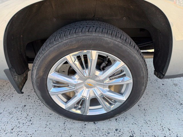 Used 2025 Chevrolet Silverado 1500 High Country w/ High Country Premium Package AWD/4WD image 6
