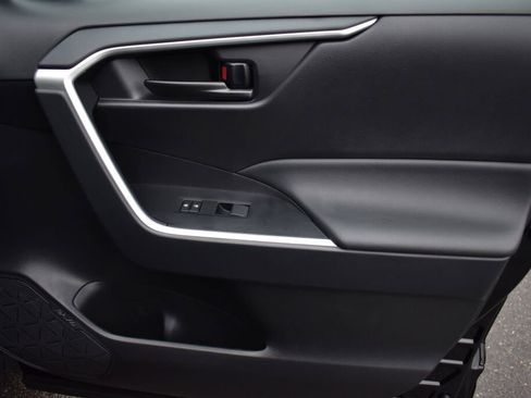 Certified 2025 Toyota RAV4 LE FWD image 24