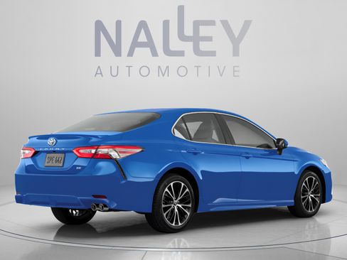 Used 2020 Toyota Camry SE FWD image 3
