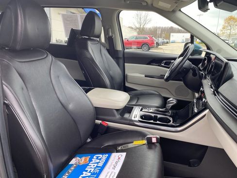 Used 2022 Kia Carnival SX image 11
