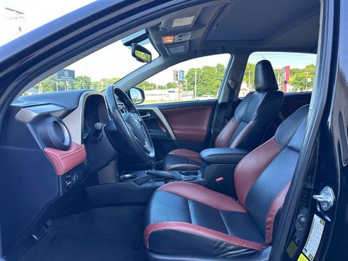Used 2015 Toyota RAV4 Limited FWD image 11