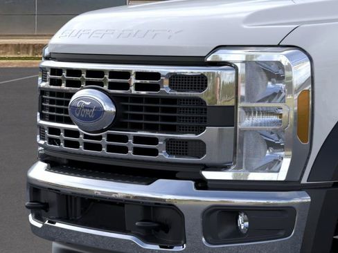 New 2026 Ford F450 XL w/ XL Chrome Package image 17