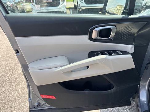 New 2025 Kia Sorento S w/ Panoramic Sunroof Package image 10