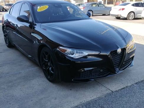 Used 2021 Alfa Romeo Giulia Sprint w/ Nero Edizione image 5