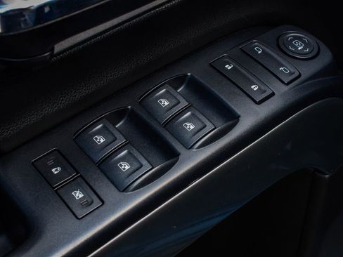 Used 2018 Chevrolet Silverado 1500 LT w/ All Star Edition image 9