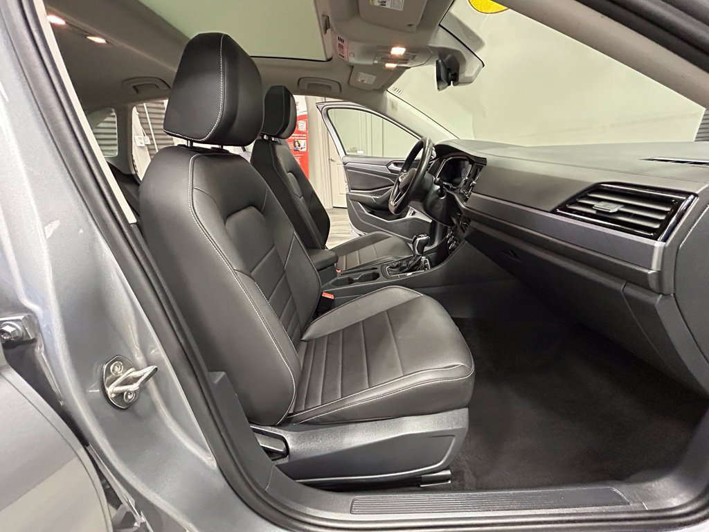 Used 2024 Volkswagen Jetta SE FWD image 41
