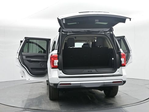 Certified 2024 Ford Expedition XLT RWD image 41