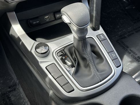 Certified 2024 Kia Seltos LX AWD/4WD image 19