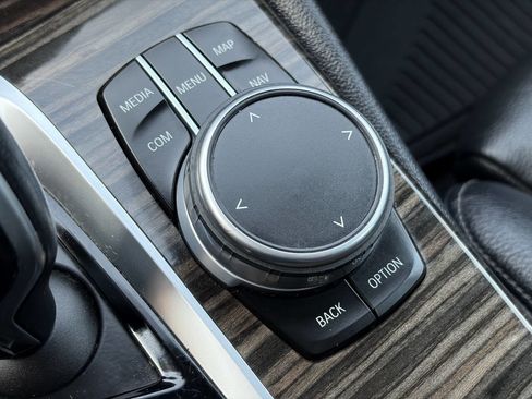 Used 2018 BMW 540i xDrive image 37