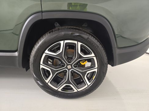 Used 2024 Rivian R1S Adventure AWD/4WD image 10
