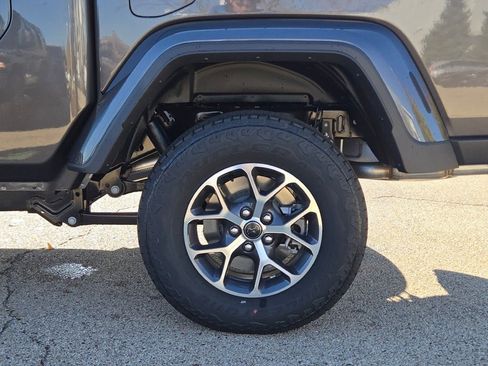 New 2026 Jeep Gladiator Sport image 18