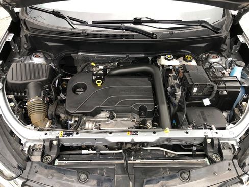 Used 2023 Chevrolet Equinox Premier image 17