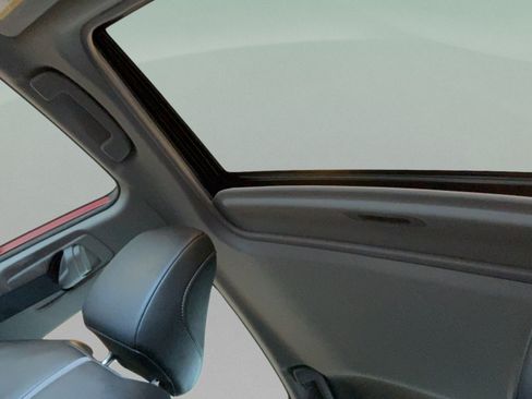 Used 2020 Toyota Camry SE w/ Convenience Package FWD image 22