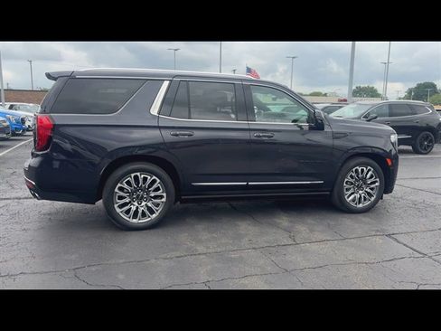 Used 2023 GMC Yukon Denali Ultimate AWD/4WD image 9