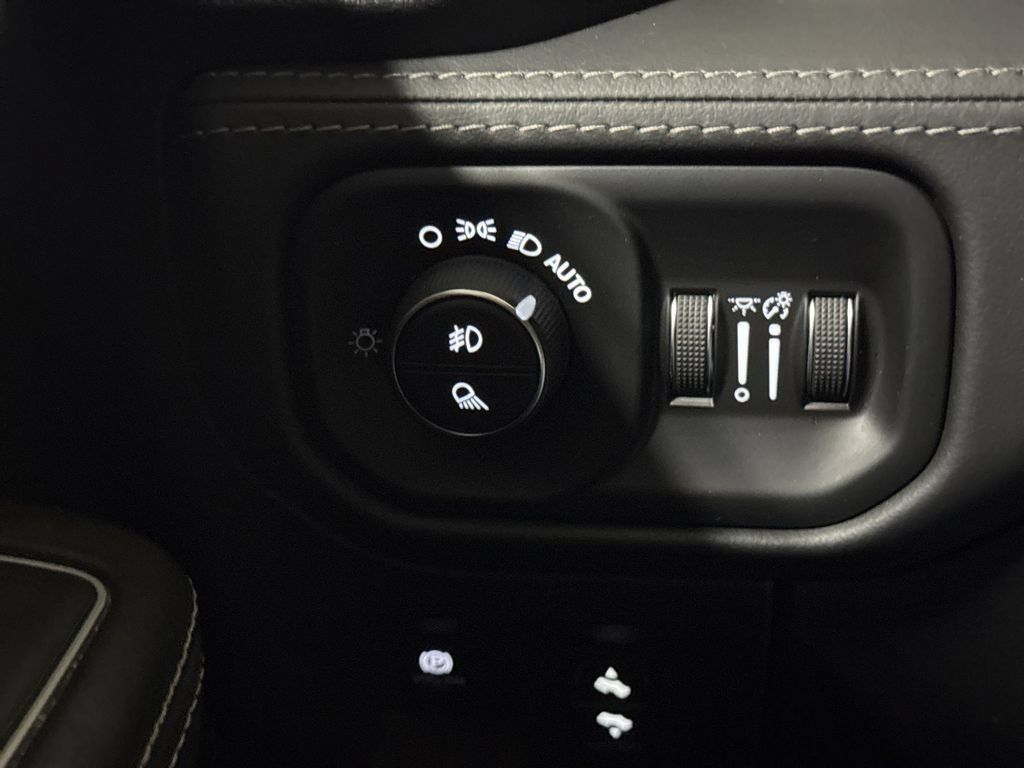 Used 2021 RAM 1500 Limited w/ Night Edition AWD/4WD image 18