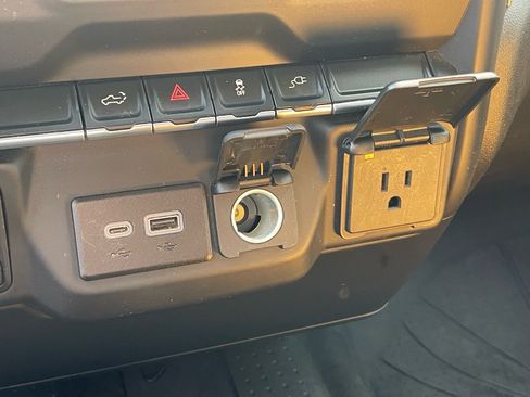 Used 2023 Chevrolet Silverado 2500 Custom w/ Custom Value Package image 14