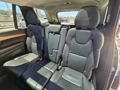 Used 2021 Volvo XC90 T6 Momentum w/ Protection Package Premier AWD/4WD image 17